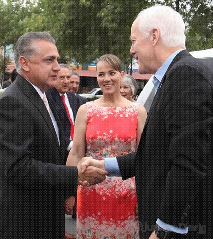 Recorren Senador Texano y Alcalde de El Paso el Centro Histórico de la ciudad