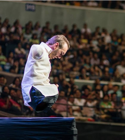 Debes Vivir Como si Pudieras Hacer Cualquier Cosa que has Soñado