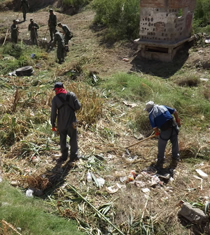 Desazolvan Arroyo de Colonia Mariano Escobedo