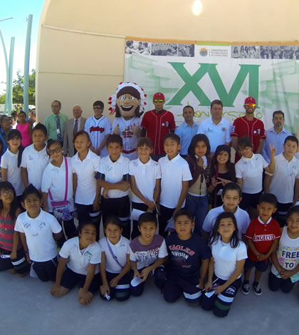 Indios convive con alumnos de la Primaria Luis Arnoldo Núñez