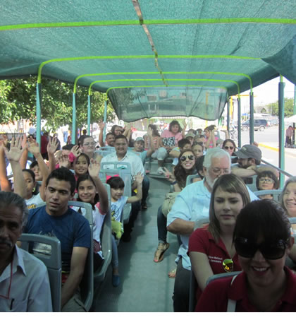 Infantes Realizan Recorrido en Turibus