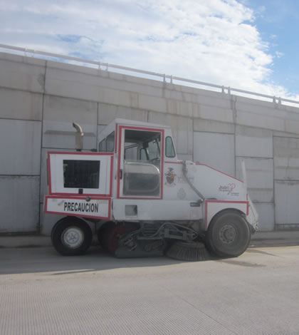 Intensifican Limpieza de Puentes y Avenidas