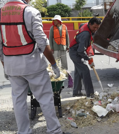 Limpian Arroyos y Avenidas de Distintos Puntos de la Ciudad