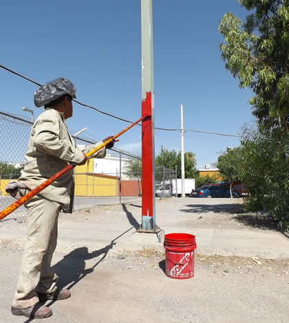 Remozan y rehabilitan luminarias de Fovisste Chamizal
