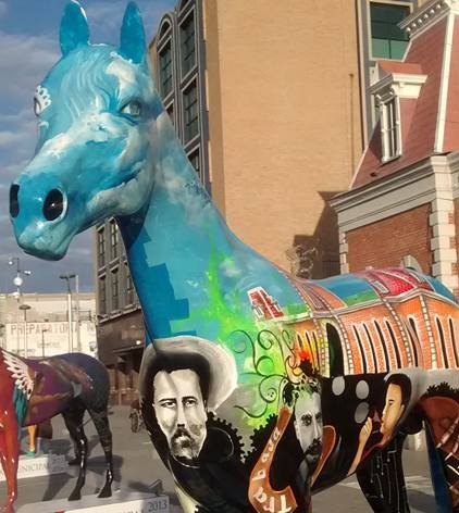 Inauguran Monumento Amor por Juárez y Exposición Itinerante “Caballos de Juárez”