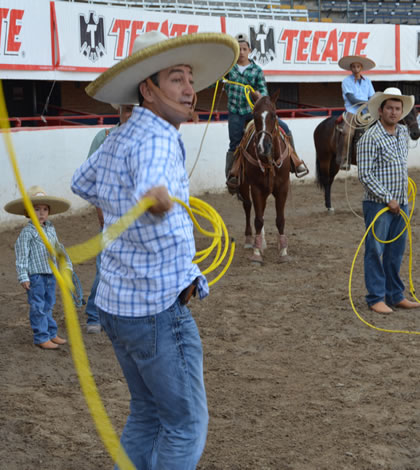 Clinica de Charrería Impartida por Capitán de Los Tres Potrillos