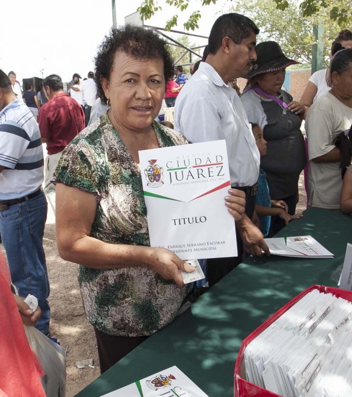 Entregan Títulos y Escrituras a Más de Mil Juarenses