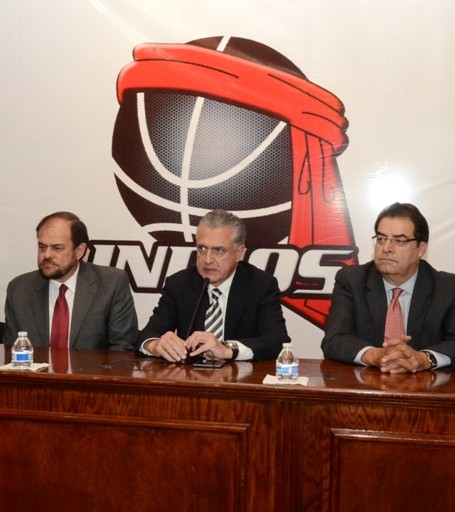Presentan Entrenador de Indios de Basquetbol