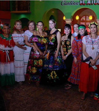 Recaudan Fondos con Fiesta Mexicana