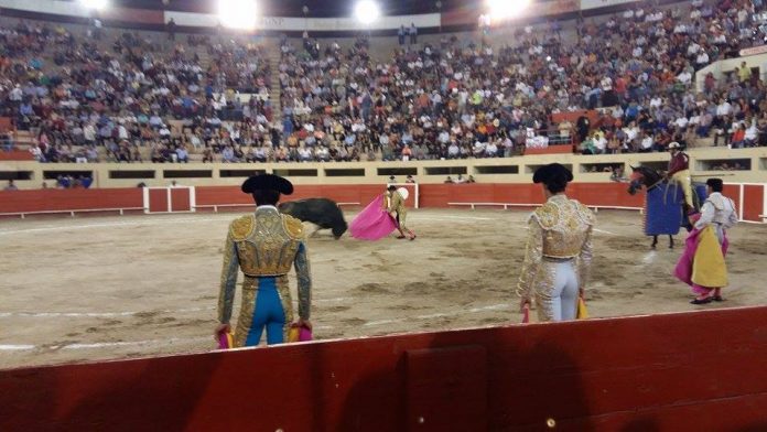 Zotoluco y Armillita en volandas