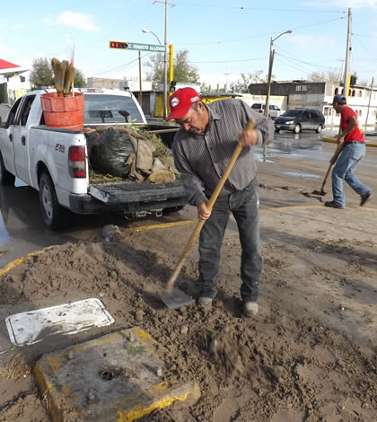 Limpian Avenidas por Estragos de Lluvias