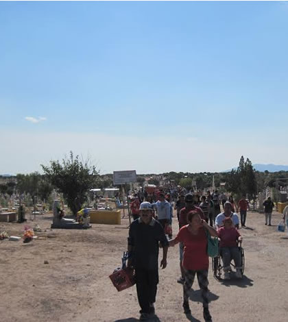 Ofrecerán Diversos Apoyos en Cementerios el Día de Muertos