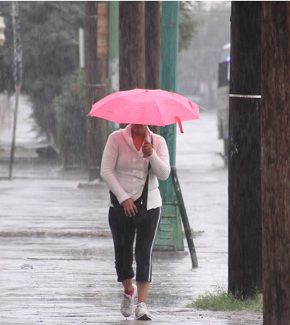 Continúan Probabilidades de Lluvia y Agua Nieve
