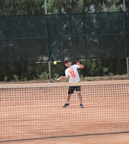 Invitan a Clases Gratuitas de Tenis