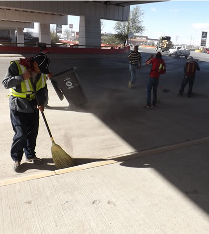 Retiran 38.6 Toneladas de Basura de la Entrada Principal a la Ciudad