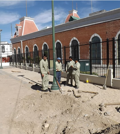 Retiran Arbotantes por Construcción de Fuentes Danzantes