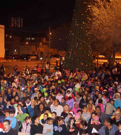 Zaragoza Listo Para Tradicional Encendido del Arbolito de Navidad