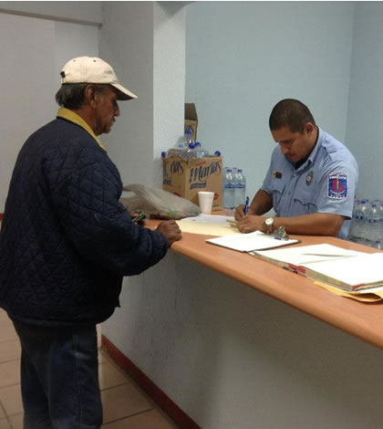 Acuden Personas a Resguardarse en Albergues