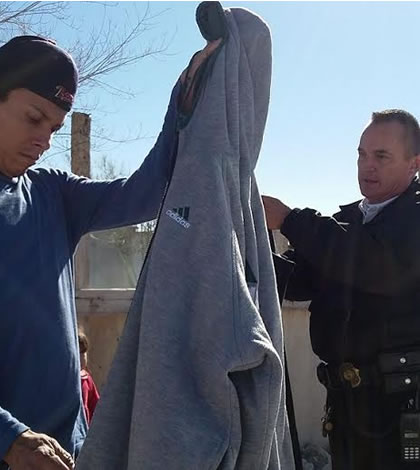 Continúa Entrega de Chamarras a Personas Vulnerables