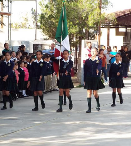 Realizarán Honores a la Bandera en Plaza Benito Juárez