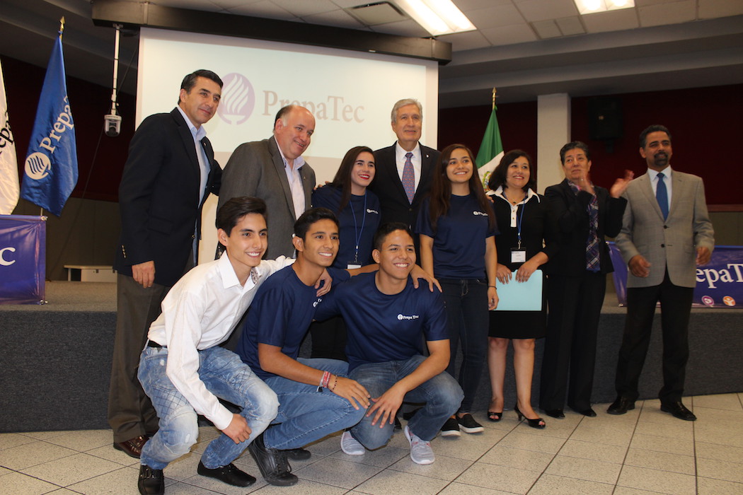 Iluminan vidas en Ciudad Juárez alumnos de PrepaTec 1 iluminan-vidas-itesm