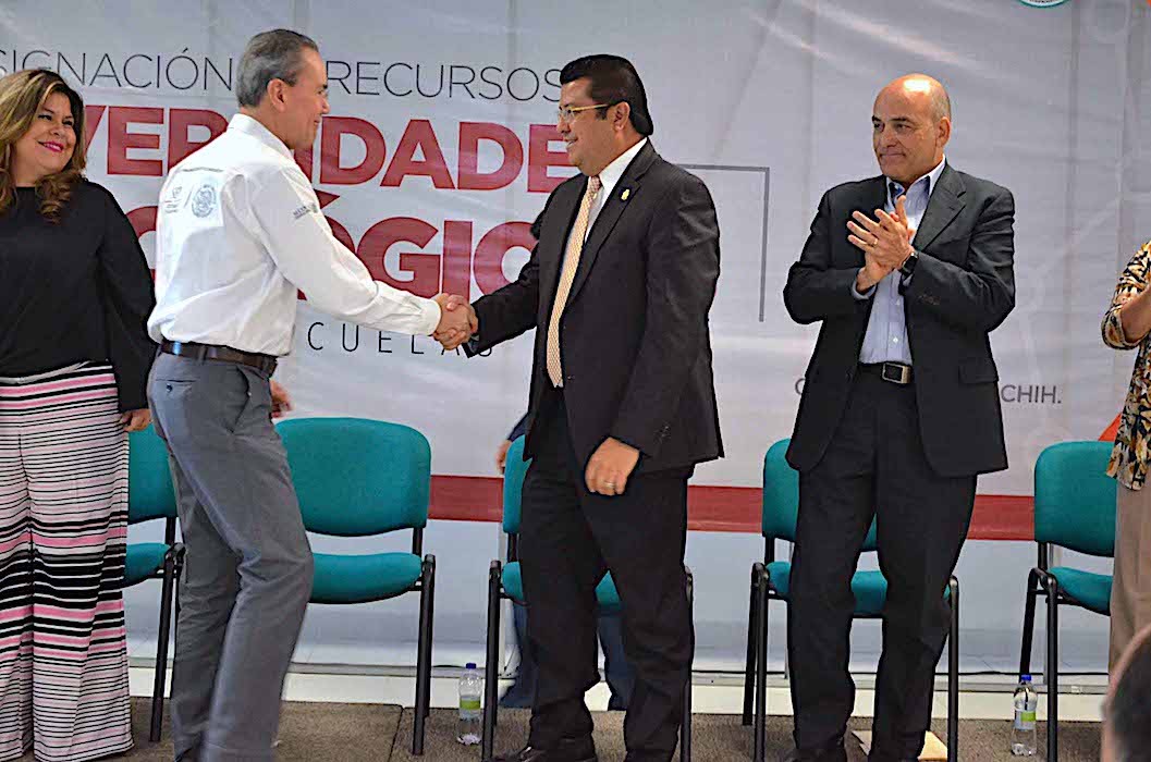 450 MDP en presupuestos federales para Juárez 1 escuelas al 100 2