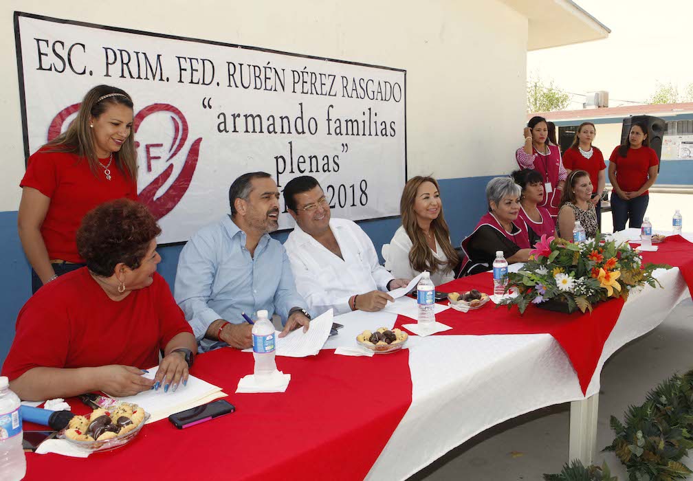 Llega a 3 mil niños programa “Armando Familias Plenas” 1 Armando Cabada Alejandro Loaeza