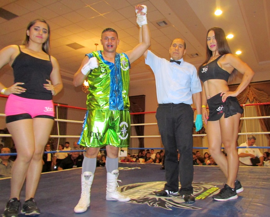 Sorprende y noquea ‘Tremendo’ Villalba a paseño 2 Esteban Villalba