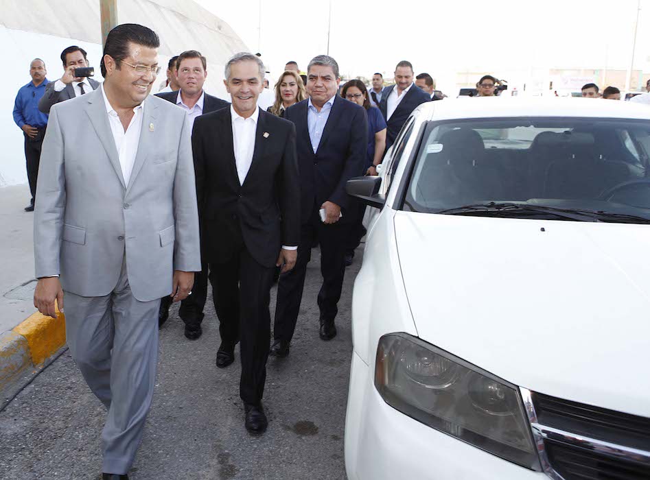 Dona Gobierno de la Ciudad de México vehículos para la SSPM en Juárez 1 Patrullas Mancera