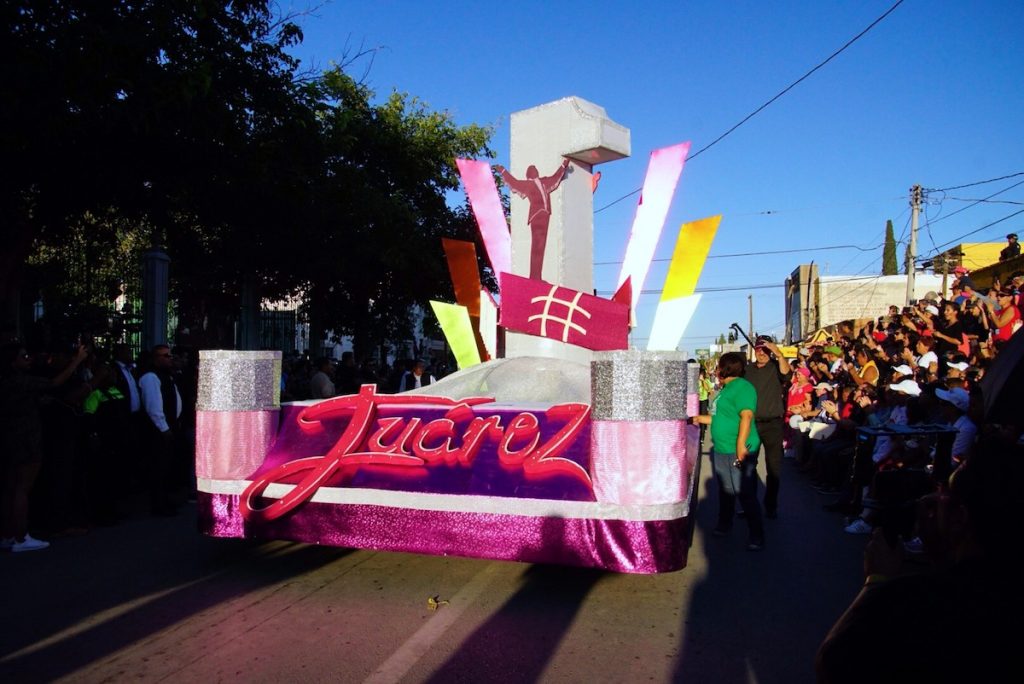 desfile juan gabriel primer aniversario