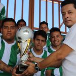 Soccer vencer sirviendo