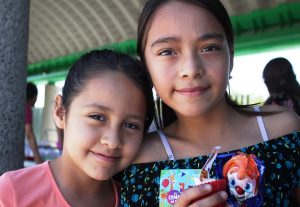 Reinauguran parque central con compleaños de Modesto 3 parque central ninias rostros