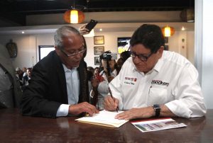 Mocken lideres por juarez