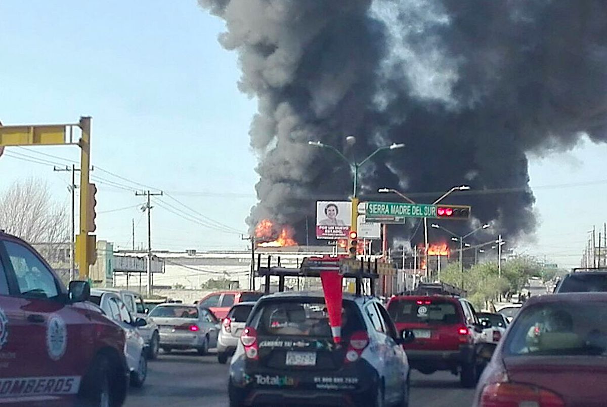 incendio autopartes 2