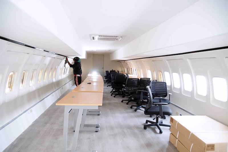 Biblioavion avance interior