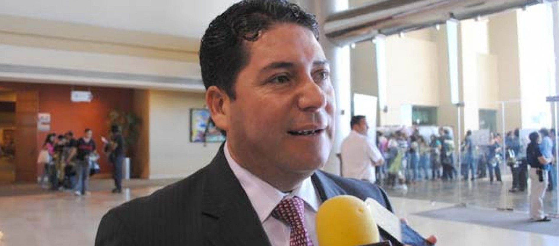 8a0351d0b2799ea8e4c9a35459f2c80f 4