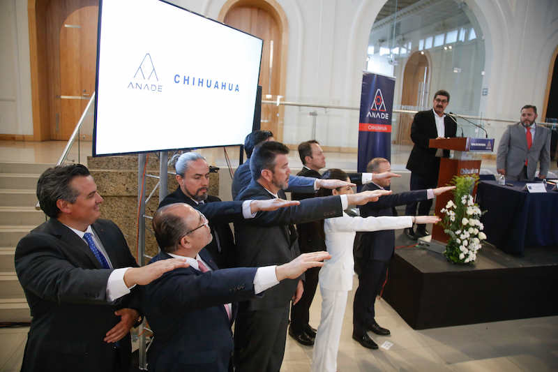 Gobernador toma protesta nuevo Consejo de la ANADE 1 ANADE