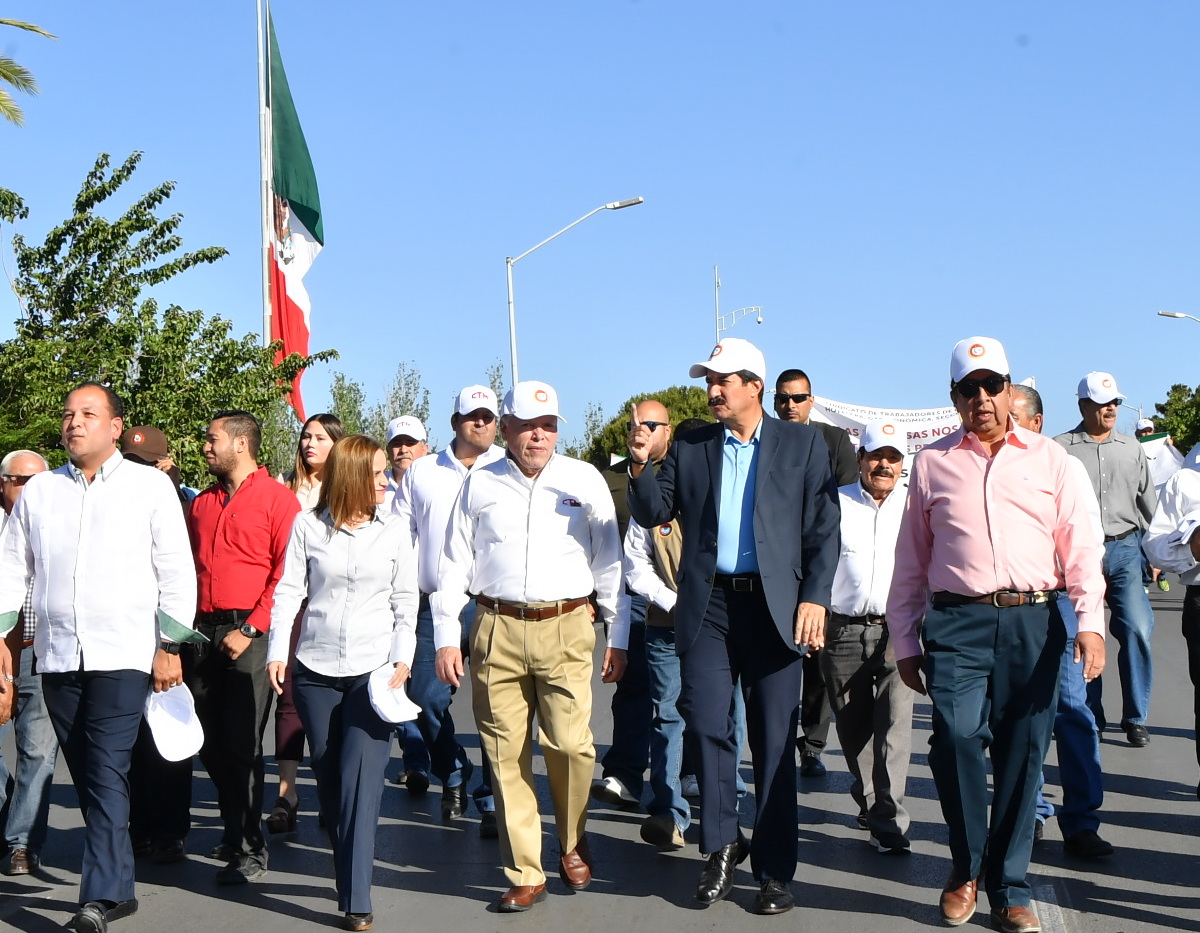 Participa Gobernador Corral en desfile del Día del Trabajo - ADN | A ...