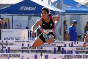 ElizabethLopez oro 100mVallas1