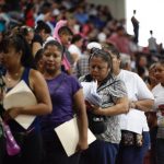 entrega de becas y mochilas 5