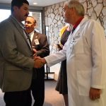 Visita Gobernador Javier Corral a familiares de heridos en El Paso 5