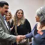 Visita Gobernador Javier Corral a familiares de heridos en El Paso 7