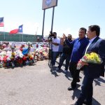 Acompaña Alcalde a presidente de la Cámara de Diputados durante pronunciamiento por víctimas del 03/08 13 Visita memorial Walmart 12