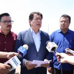 Acompaña Alcalde a presidente de la Cámara de Diputados durante pronunciamiento por víctimas del 03/08 2 Visita memorial Walmart 2