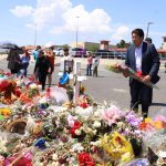 Acompaña Alcalde a presidente de la Cámara de Diputados durante pronunciamiento por víctimas del 03/08 6 Visita memorial Walmart 7