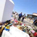 Acompaña Alcalde a presidente de la Cámara de Diputados durante pronunciamiento por víctimas del 03/08 8 Visita memorial Walmart 8