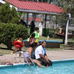 Disfrutan familias juarenses cierre de temporada del Aqua DIF 10