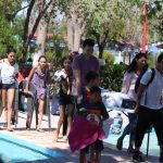 Disfrutan familias juarenses cierre de temporada del Aqua DIF 15