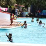 Disfrutan familias juarenses cierre de temporada del Aqua DIF 8