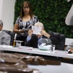 Elige Ayuntamiento en pleno al Comisario 4